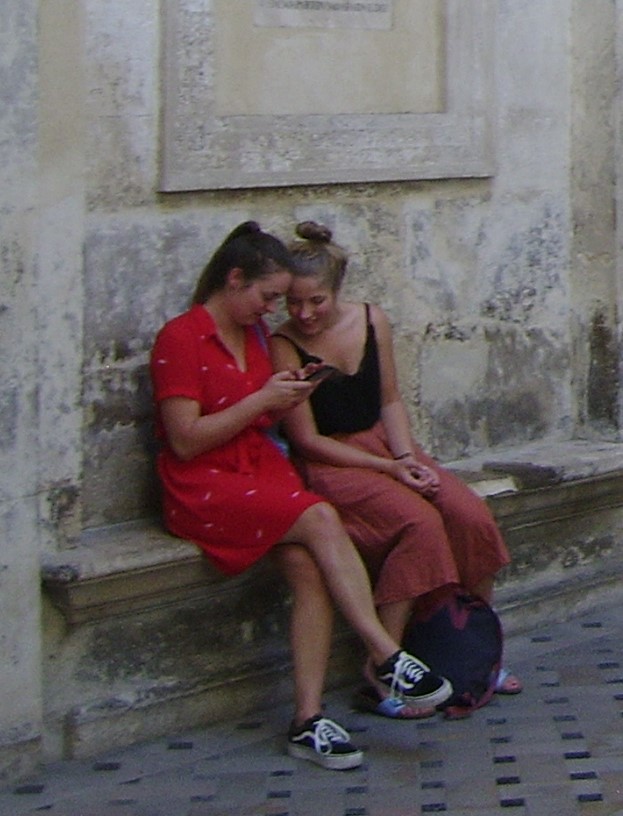 happy_girls_Seville_cathedral_25_Sept_2019.JPG